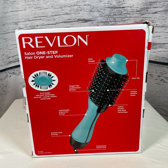 Revlon Salon one step hairdryer in Volumizer Max drying  power One step - Picture 3 of 5